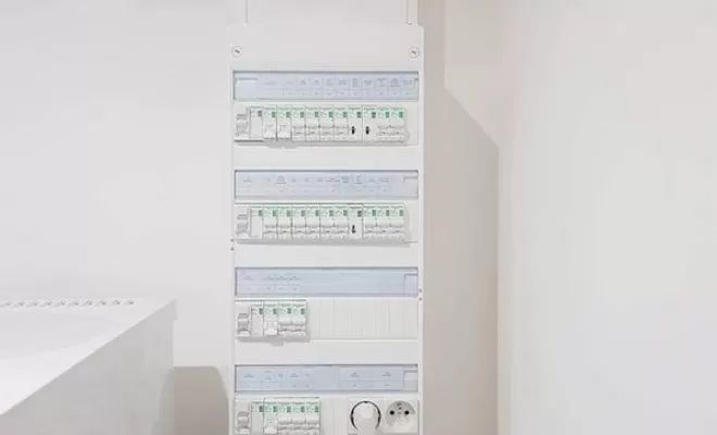 Installation d'armoires électriques, Le Chalon, Bournelec